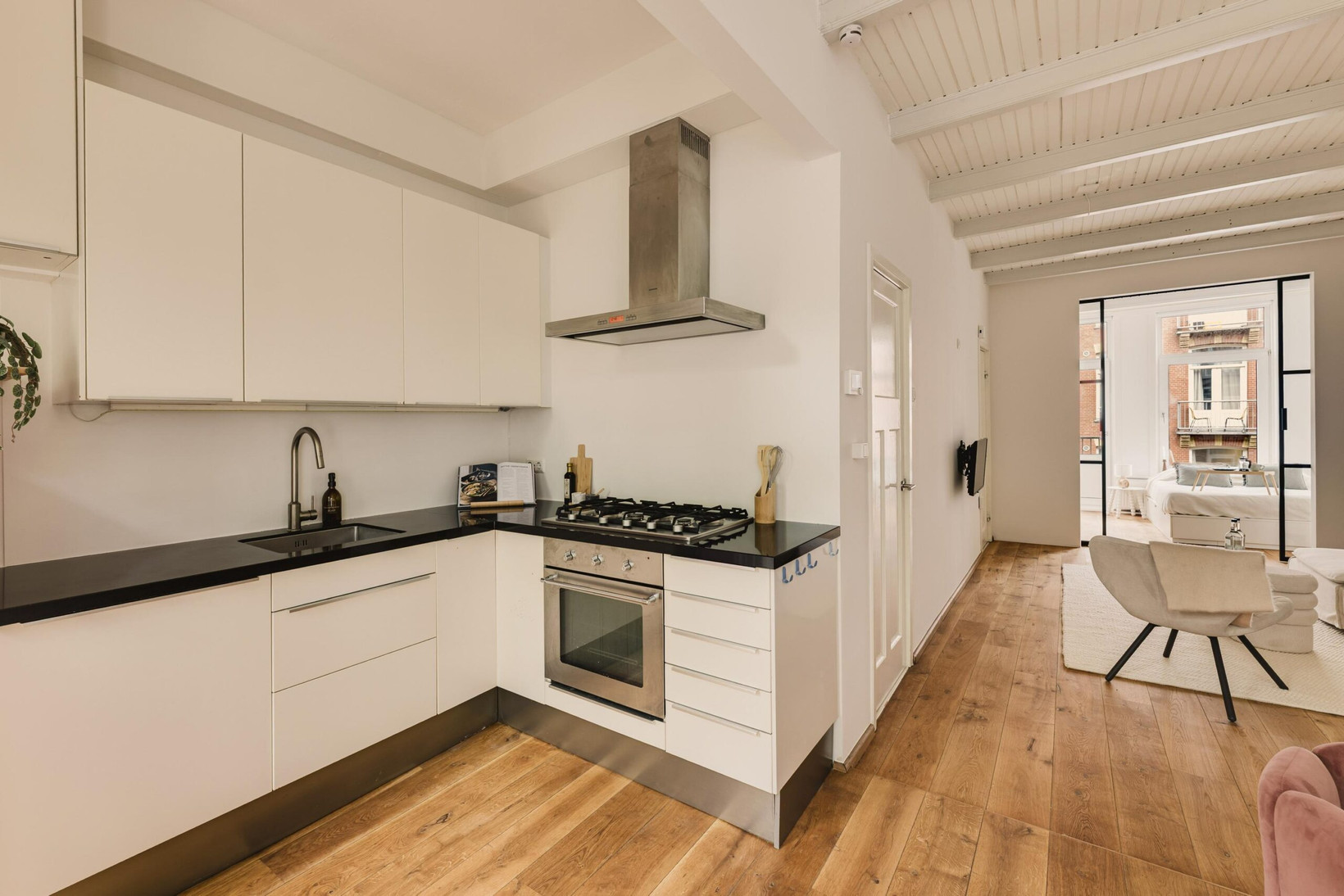 Appartement te koop: Hasebroekstraat 5-2, Amsterdam