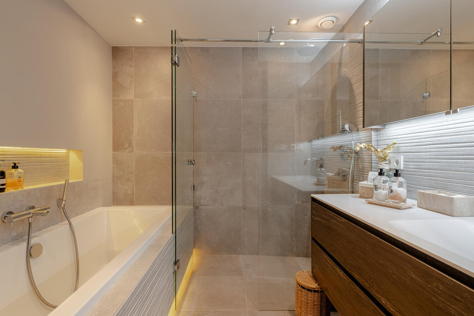 Appartement te koop: Vondelstraat 68-3, Amsterdam