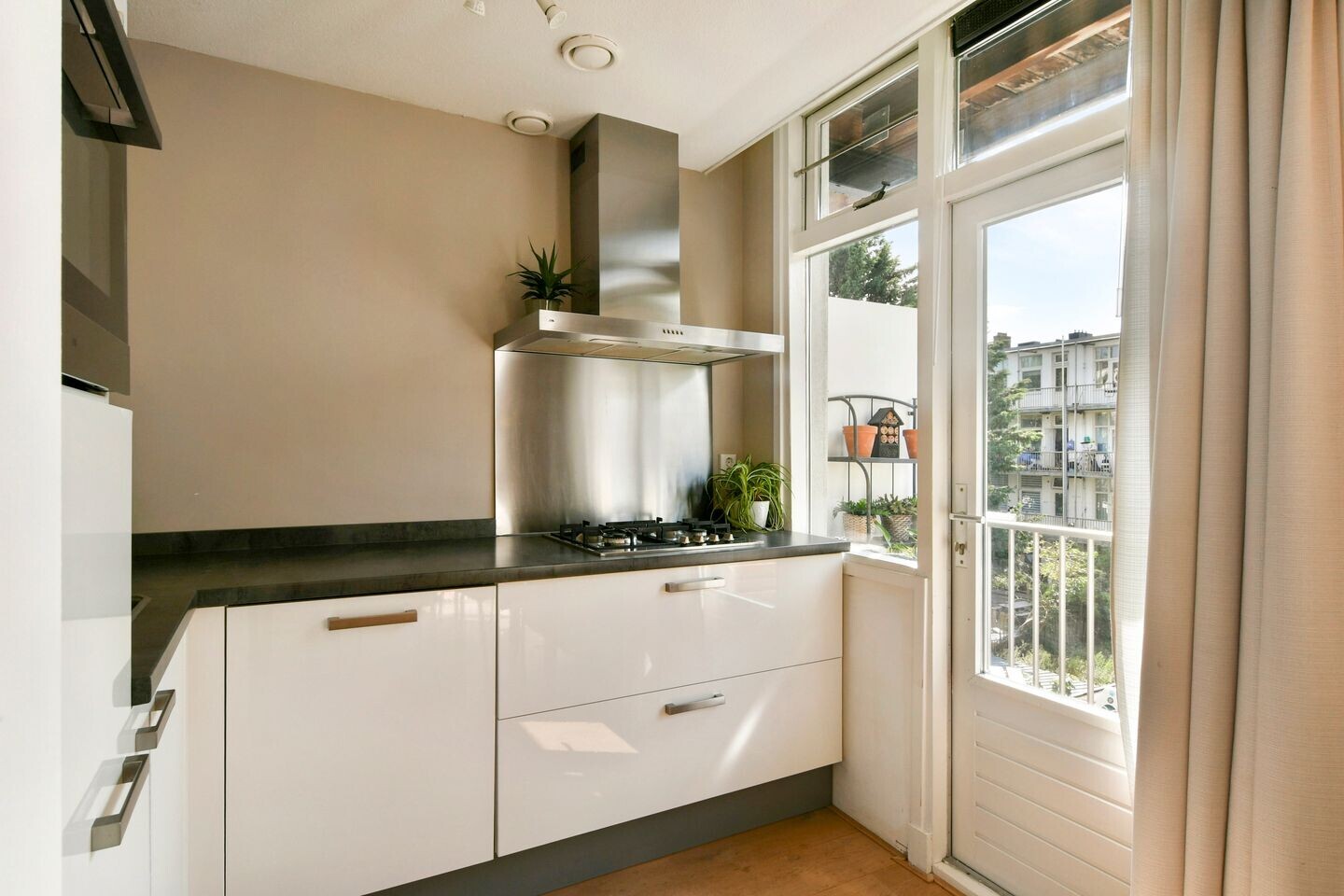 Appartement te koop: Bestevâerstraat 131-2, Amsterdam