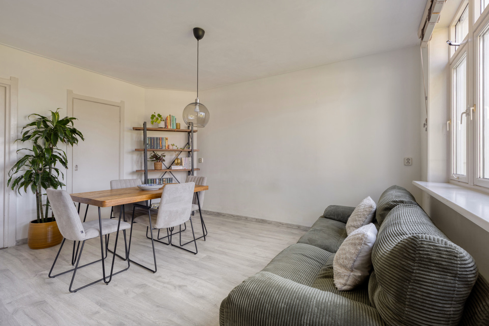 Appartement te koop: Maarten Harpertszoon Trompstraat 38-3, Amsterdam
