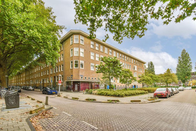 Adriaan van. 6-1
