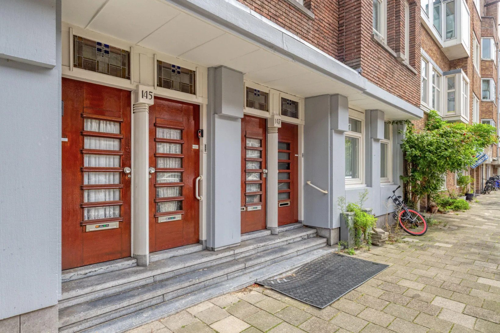 Appartement te koop: Haarlemmermeerstraat 145-1, Amsterdam