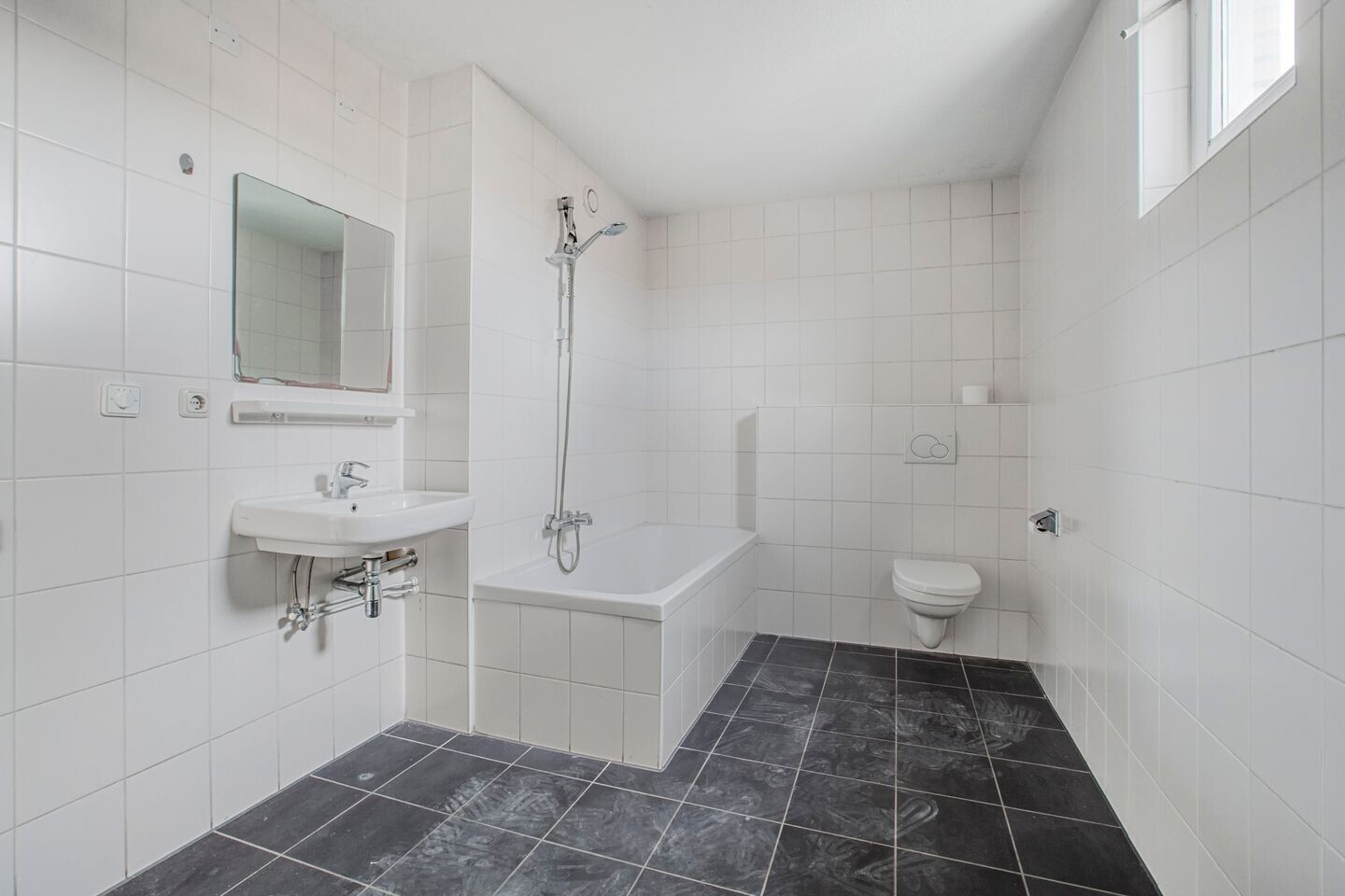 Tussenwoning te koop: Ben Avon 25, Amsterdam