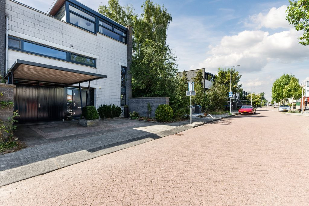 Hoekwoning te koop: Monte Viso 11, Amsterdam