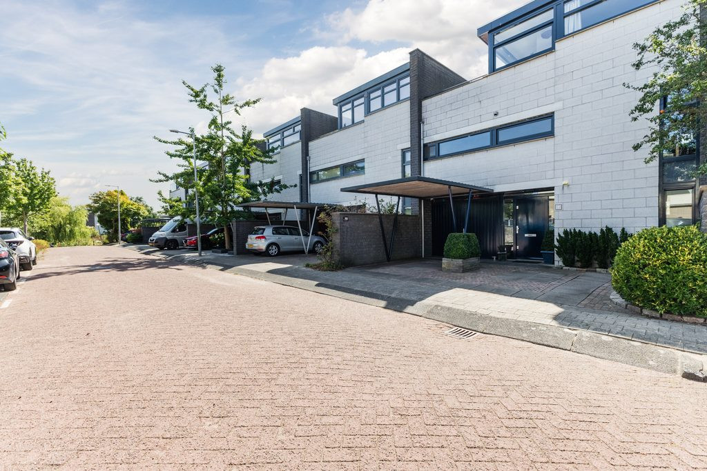 Hoekwoning te koop: Monte Viso 11, Amsterdam