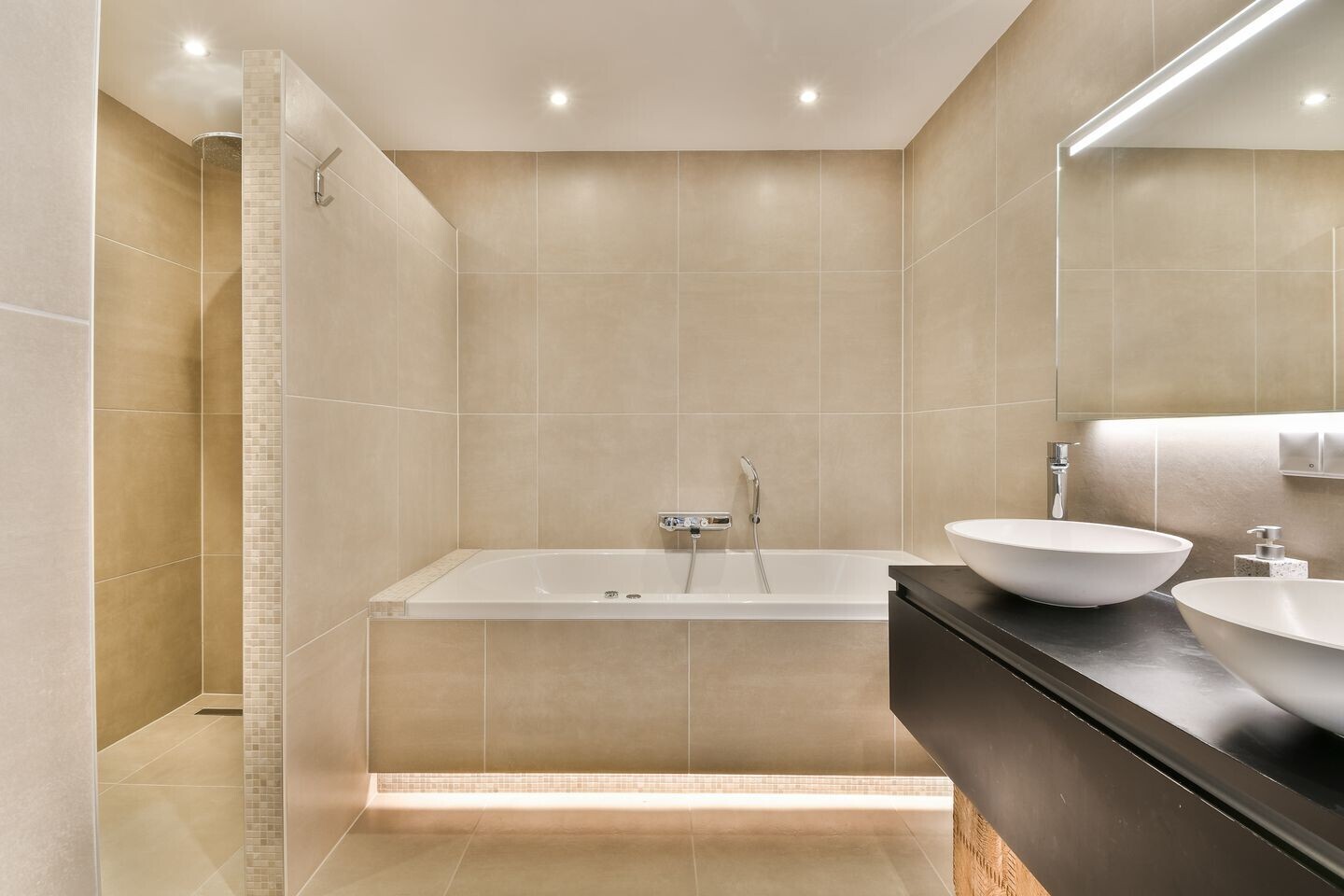 Tussenwoning te koop: Vätternkade 87, Amsterdam