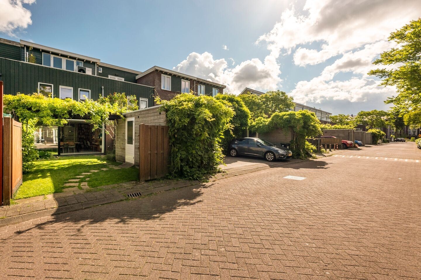 Tussenwoning te koop: Lesbosstraat 36, Amsterdam