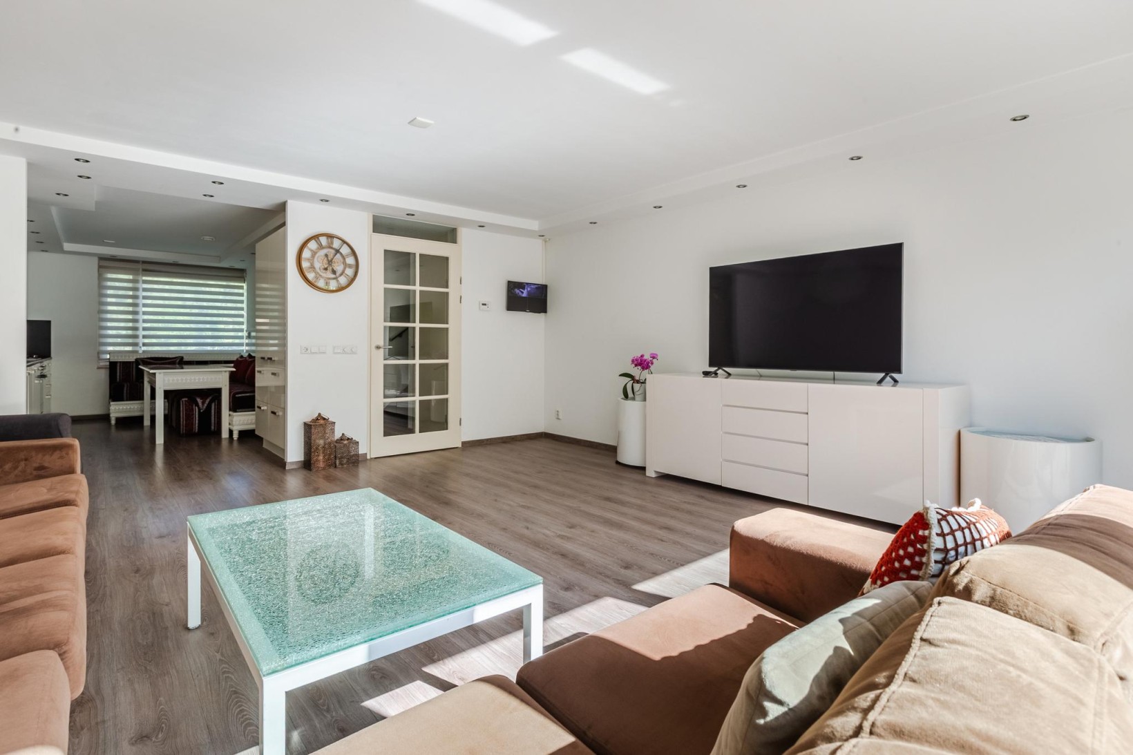 Tussenwoning te koop: Uffizilaan 11, Amsterdam