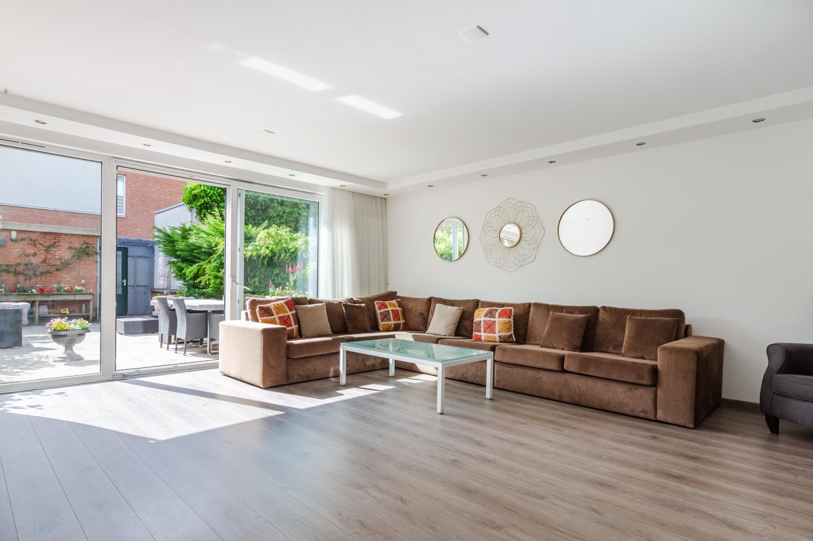 Tussenwoning te koop: Uffizilaan 11, Amsterdam