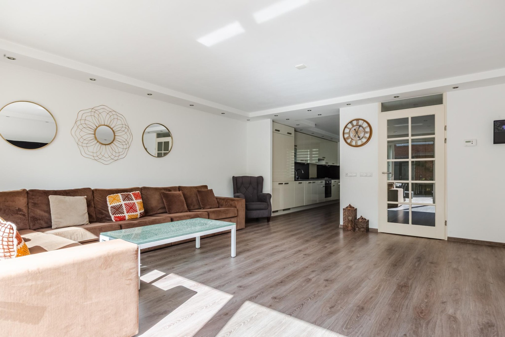 Tussenwoning te koop: Uffizilaan 11, Amsterdam