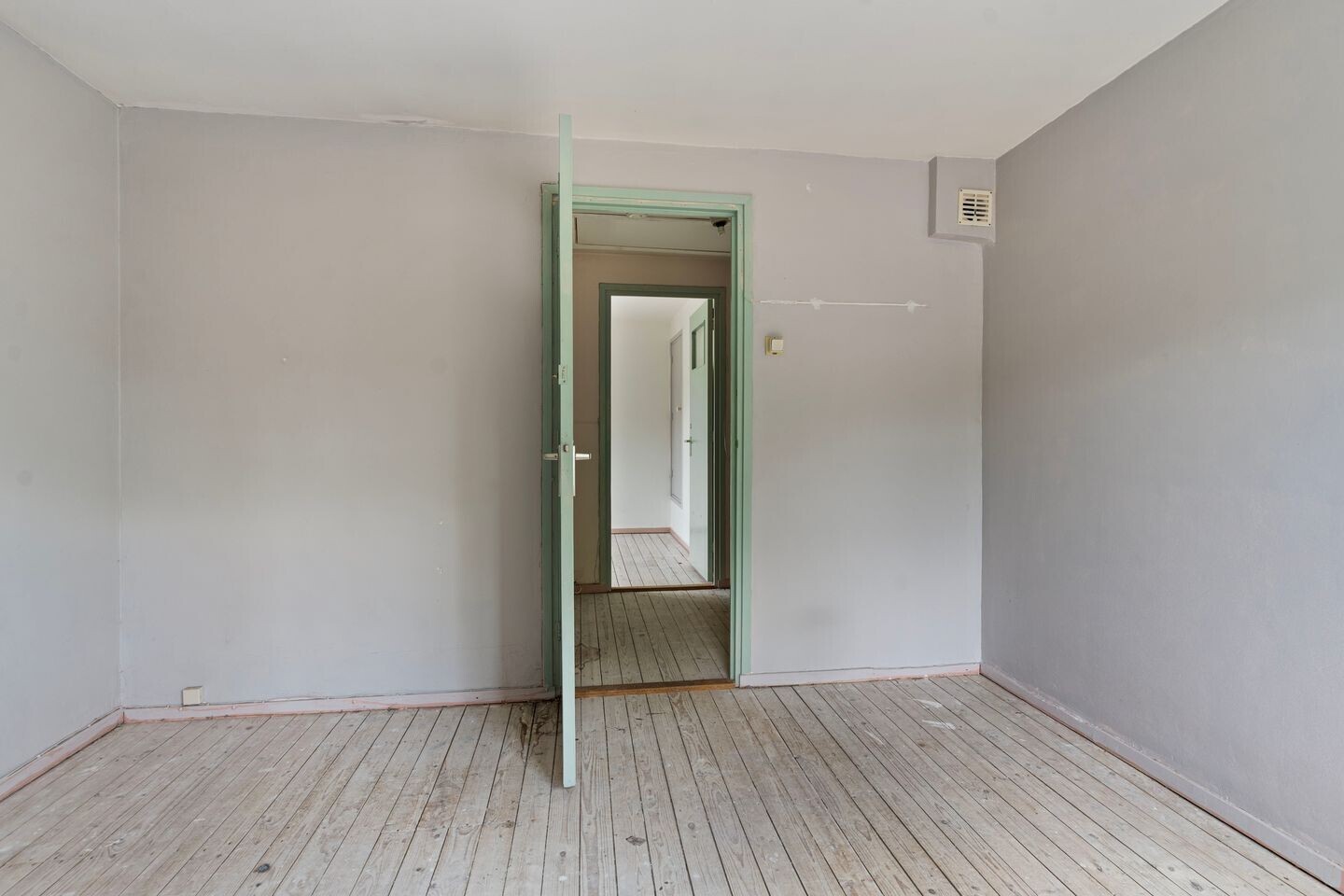 Tussenwoning te koop: Drusiushof 11, Amsterdam