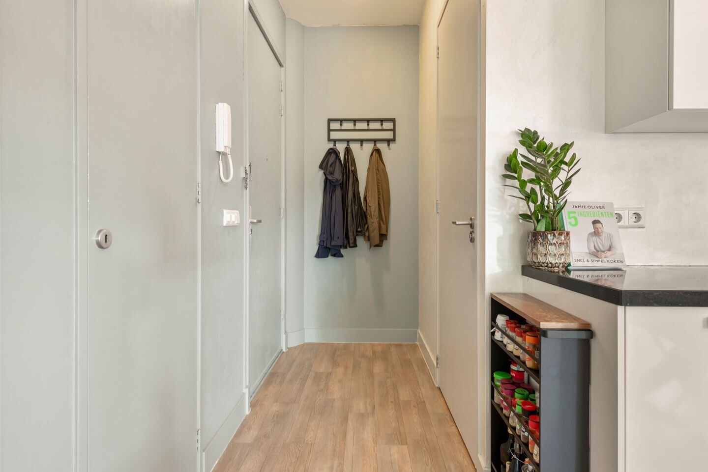 Studio te koop: Laan van Vlaanderen 141C13, Amsterdam