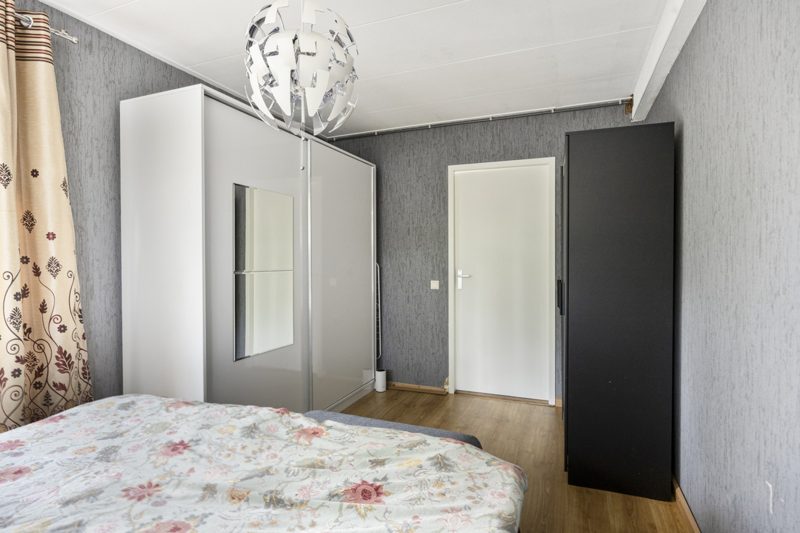 Tussenwoning te koop: turnhoutplantsoen 9, Amsterdam