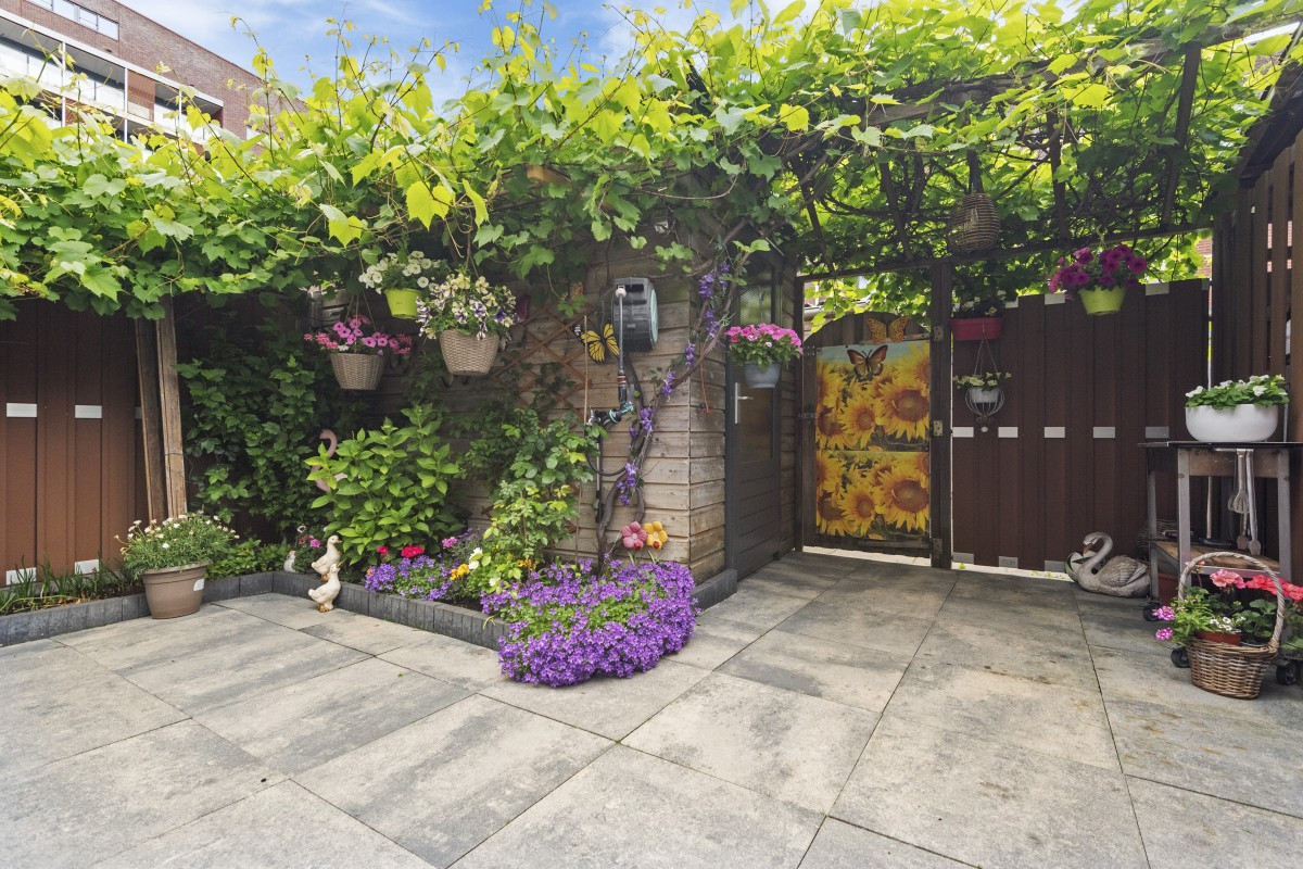 Tussenwoning te koop: Pieter Postsingel 217, Amsterdam