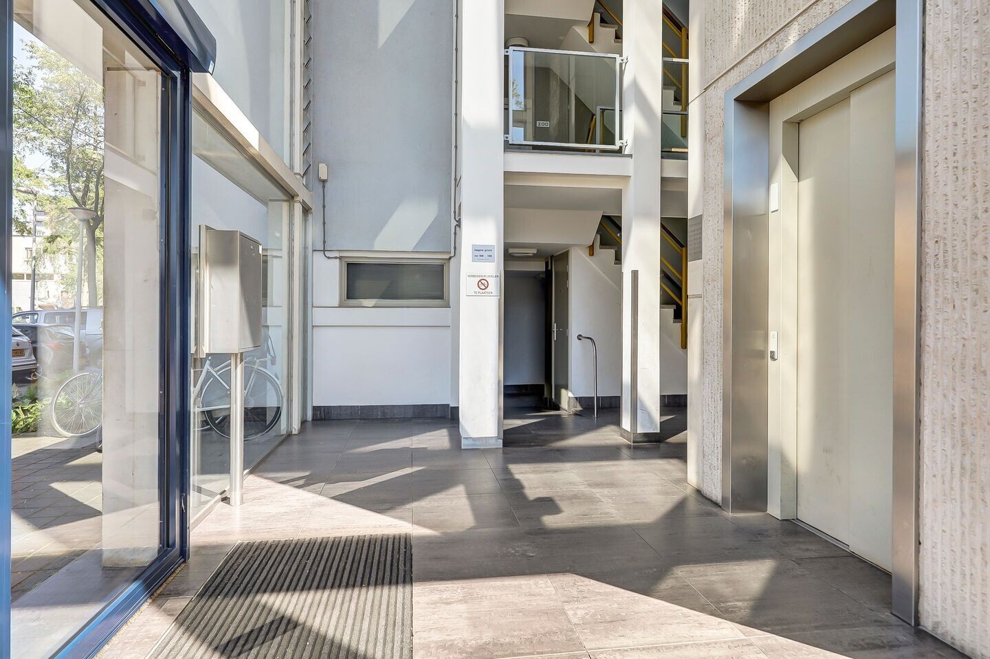 Appartement te koop: Aalbersestraat 242G, Amsterdam