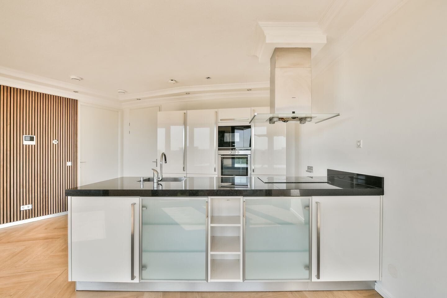 Appartement te koop: Oeverpad 174, Amsterdam