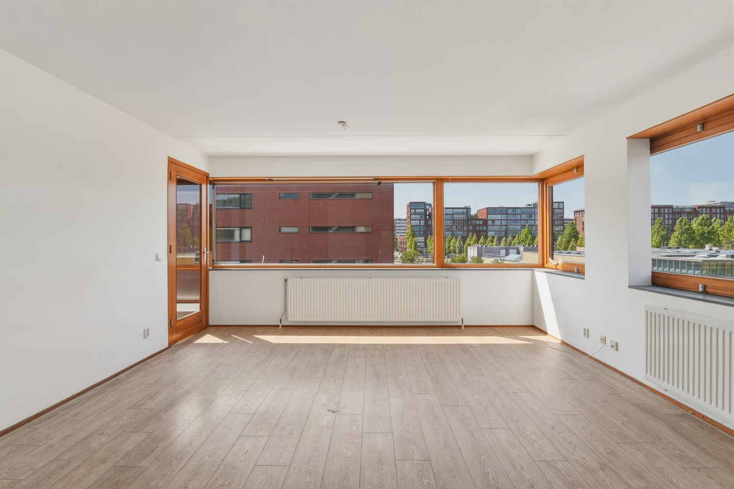 Appartement te koop: Oeverpad 379, Amsterdam