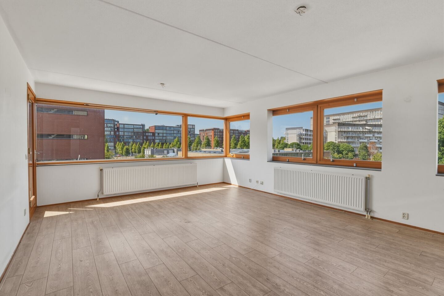 Appartement te koop: Oeverpad 379, Amsterdam