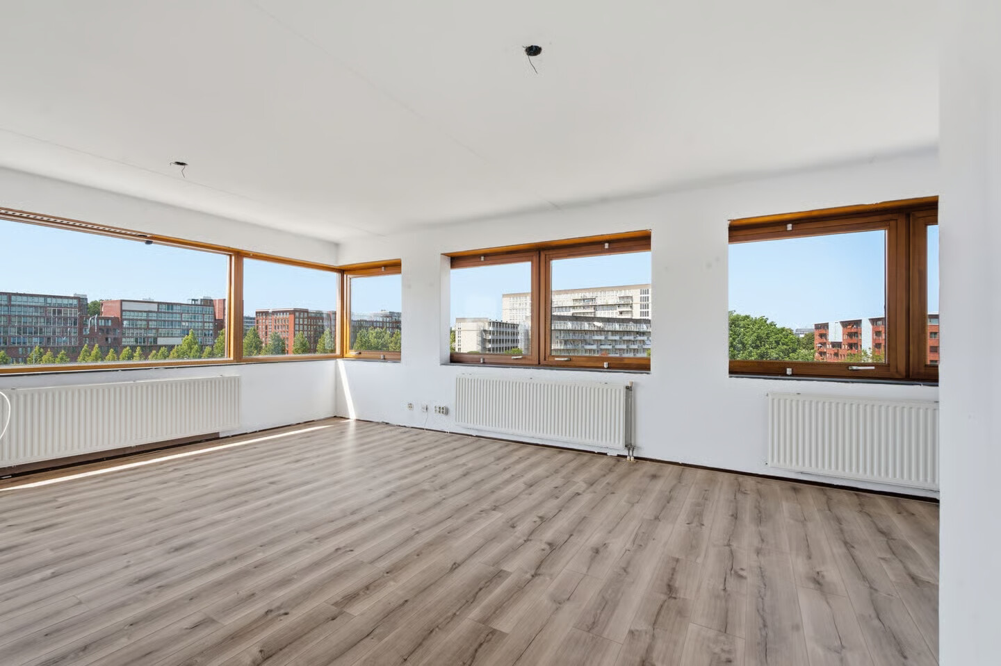 Appartement te koop: Oeverpad 394, Amsterdam