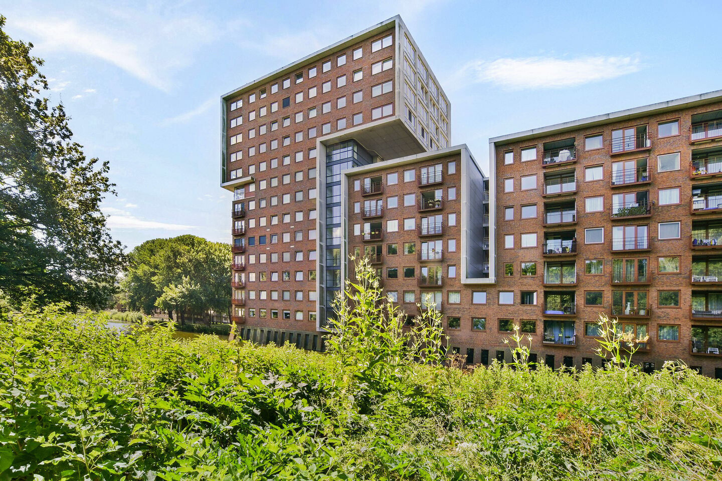 Appartement te koop: President Allendelaan 215, Amsterdam