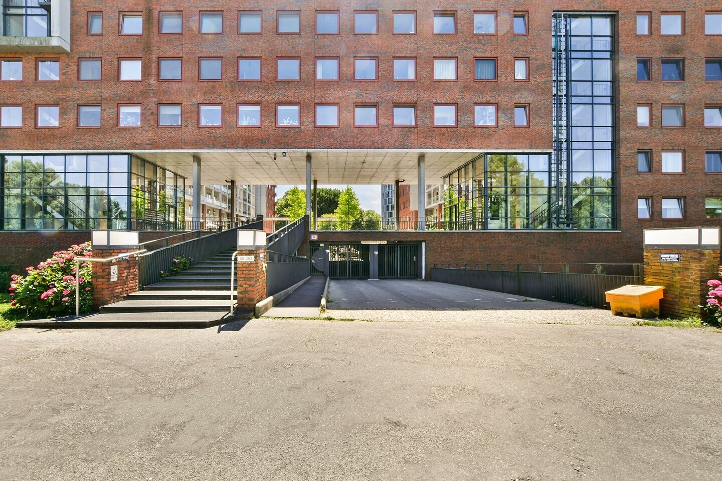 Appartement te koop: President Allendelaan 215, Amsterdam