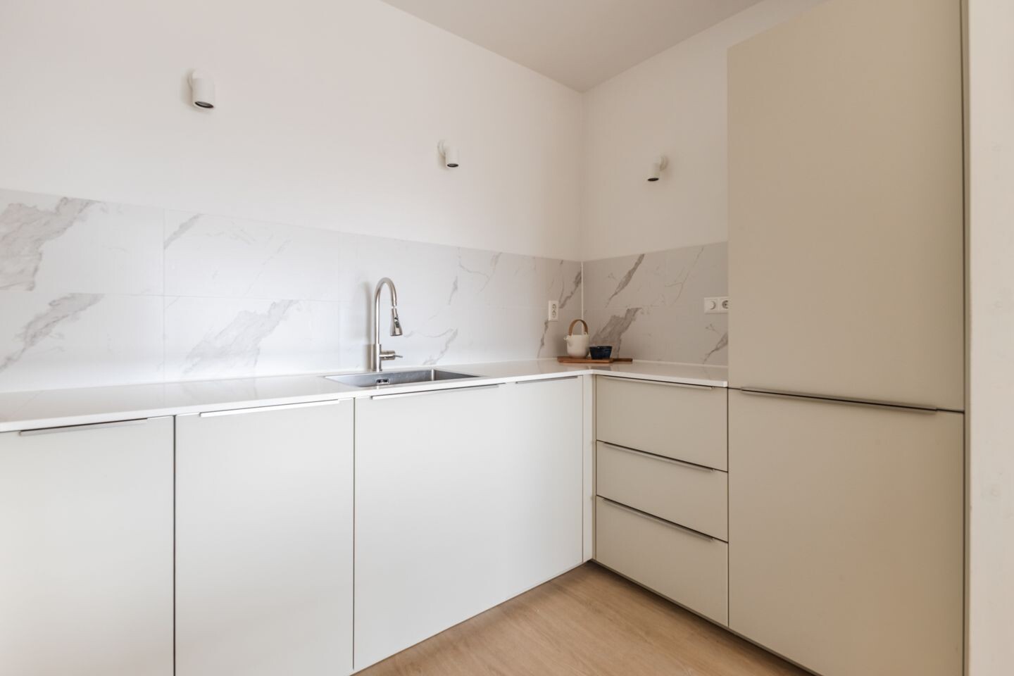 Appartement te koop: Pieter Calandlaan 1061, Amsterdam