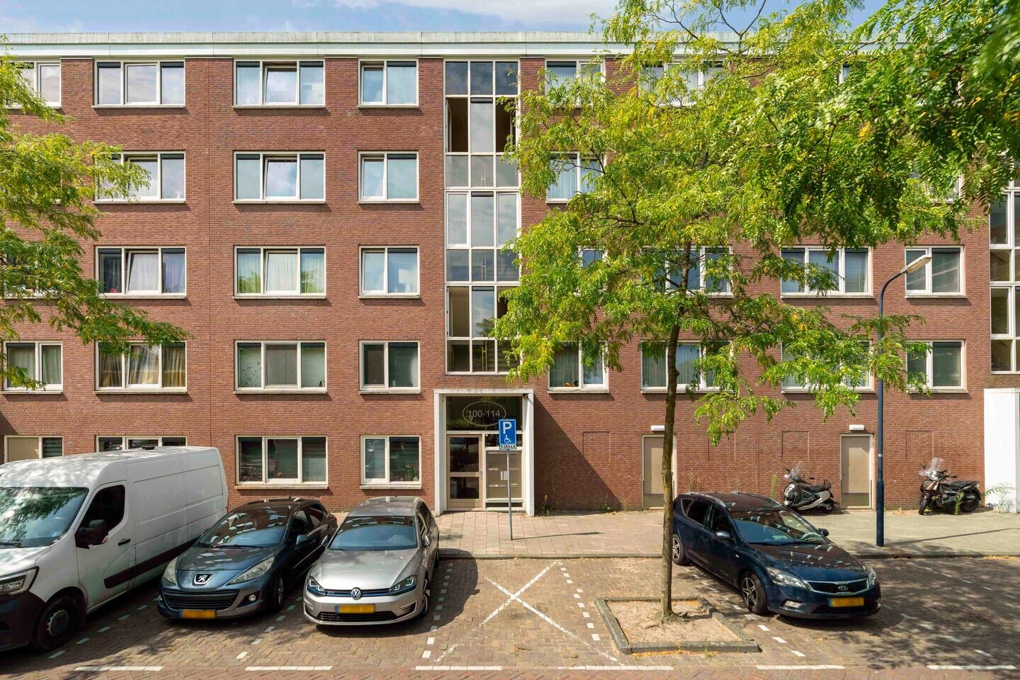 Appartement te koop: Bart Poesiatstraat 102, Amsterdam