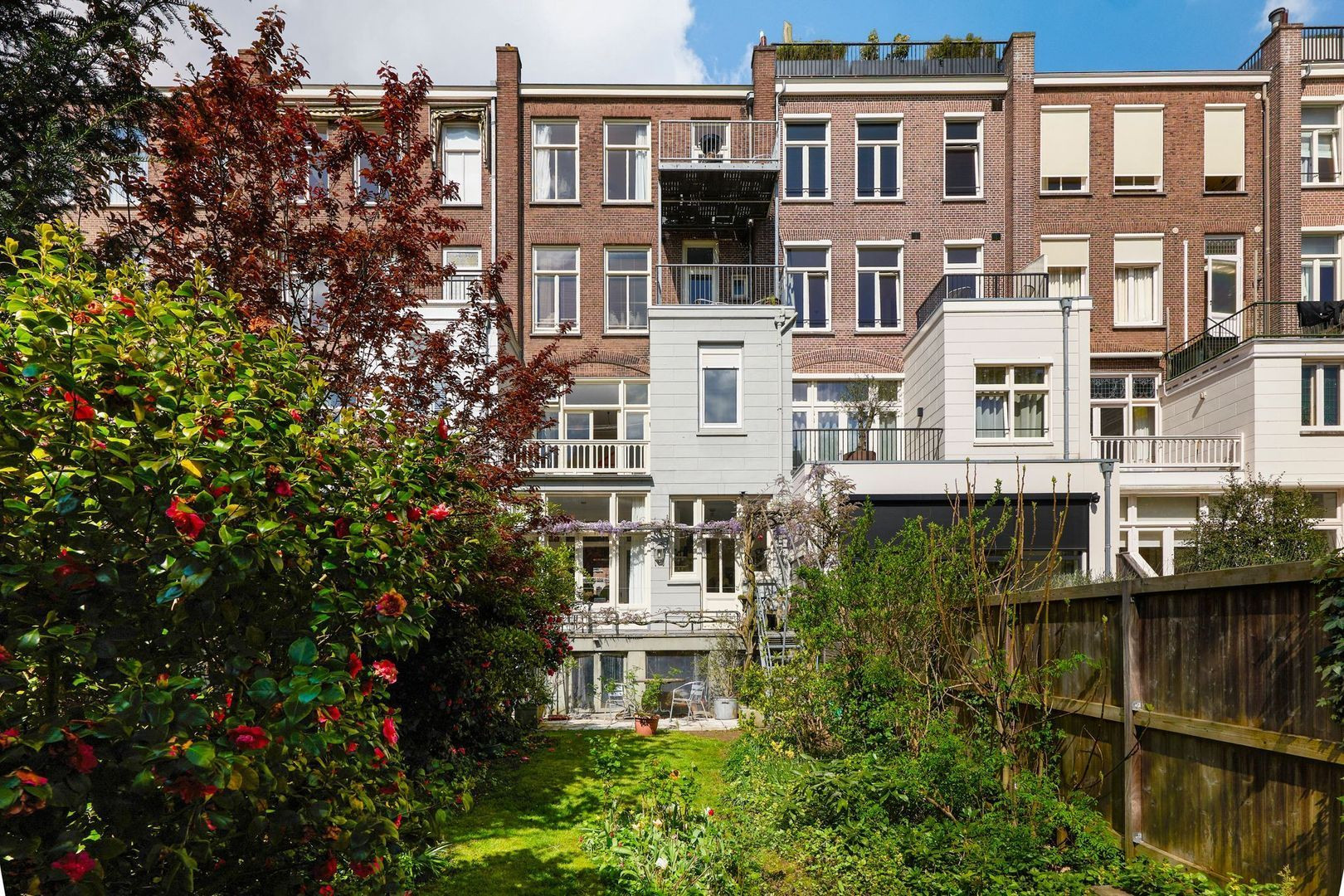 Tussenwoning te koop: Van Eeghenstraat 83, Amsterdam