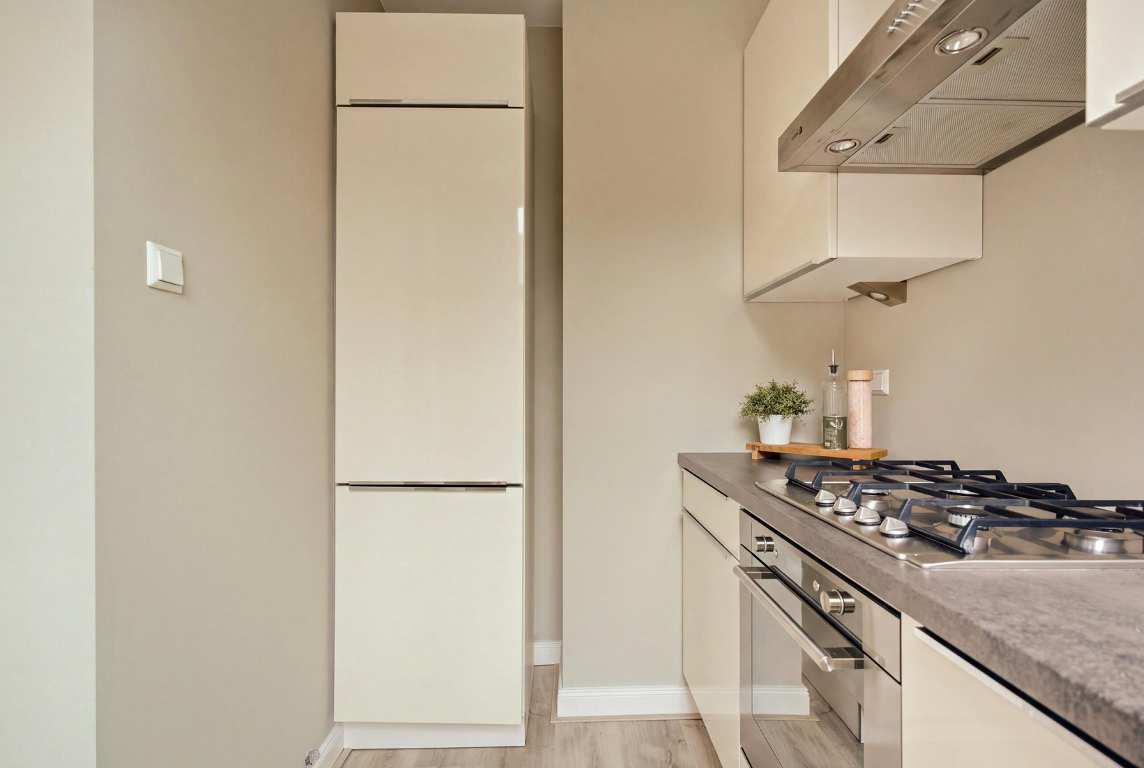 Appartement te koop: Van Eeghenstraat 12-1, Amsterdam
