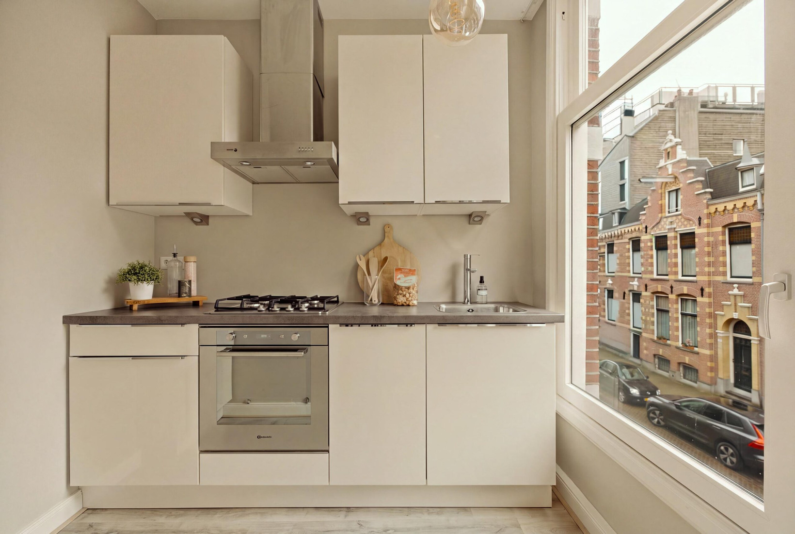 Appartement te koop: Van Eeghenstraat 12-1, Amsterdam