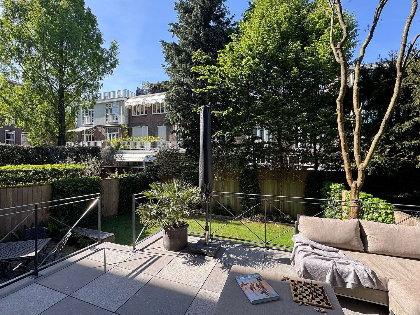 Tussenwoning te koop: J.J. Viottastraat 46, Amsterdam