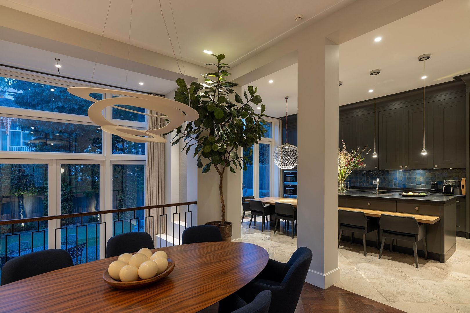 Tussenwoning te koop: J.J. Viottastraat 46, Amsterdam
