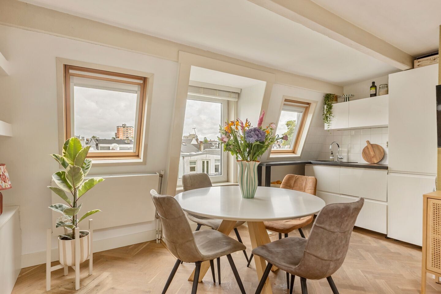 Studio te koop: Eerste Jan Steenstraat 101-4A, Amsterdam