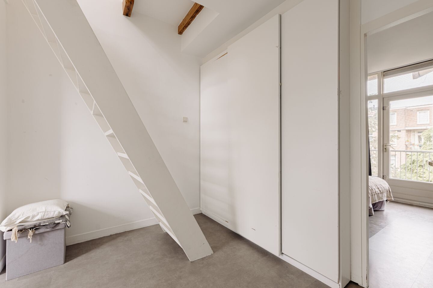 Studio te koop: Karel du Jardinstraat 43-3, Amsterdam
