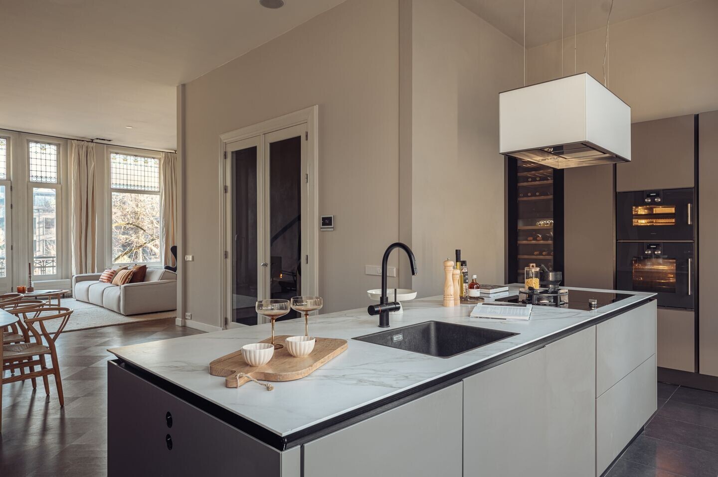 Tussenwoning te koop: Valeriusplein 24, Amsterdam