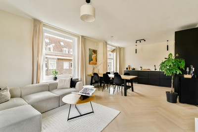 Amazonenstr. 1-2