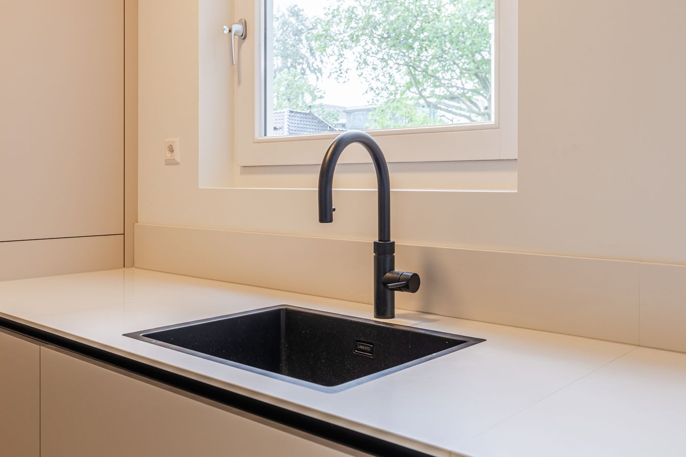Tussenwoning te koop: Amstelveenseweg 1166, Amsterdam