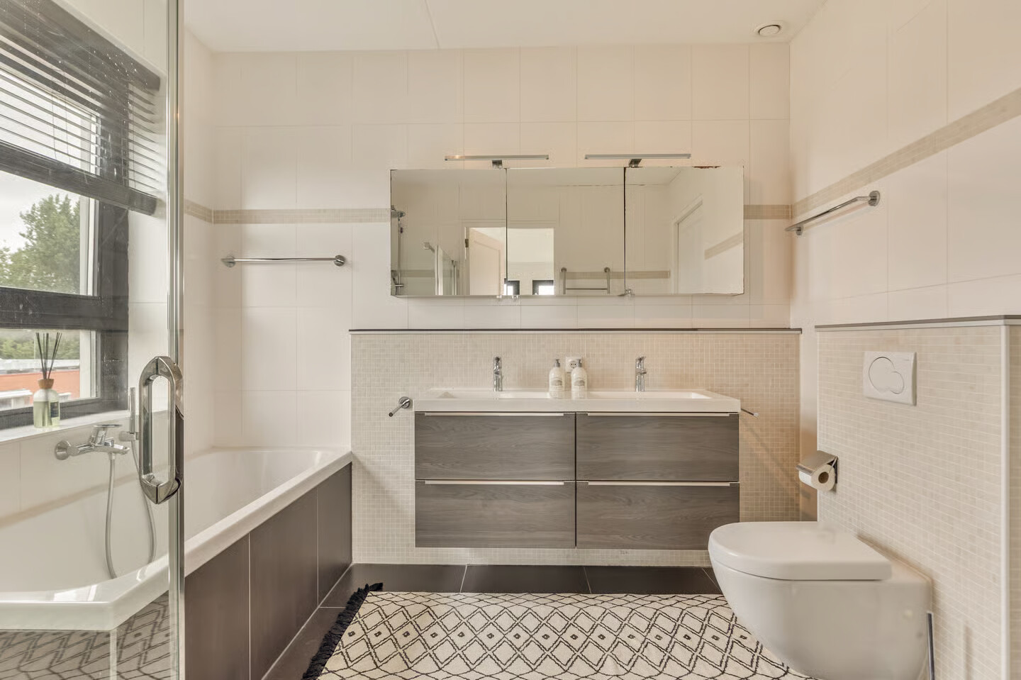 Appartement te koop: Doornburg 169, Amsterdam