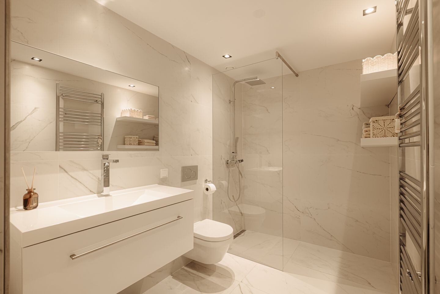 Tussenwoning te koop: Hillenraadt 30, Amsterdam