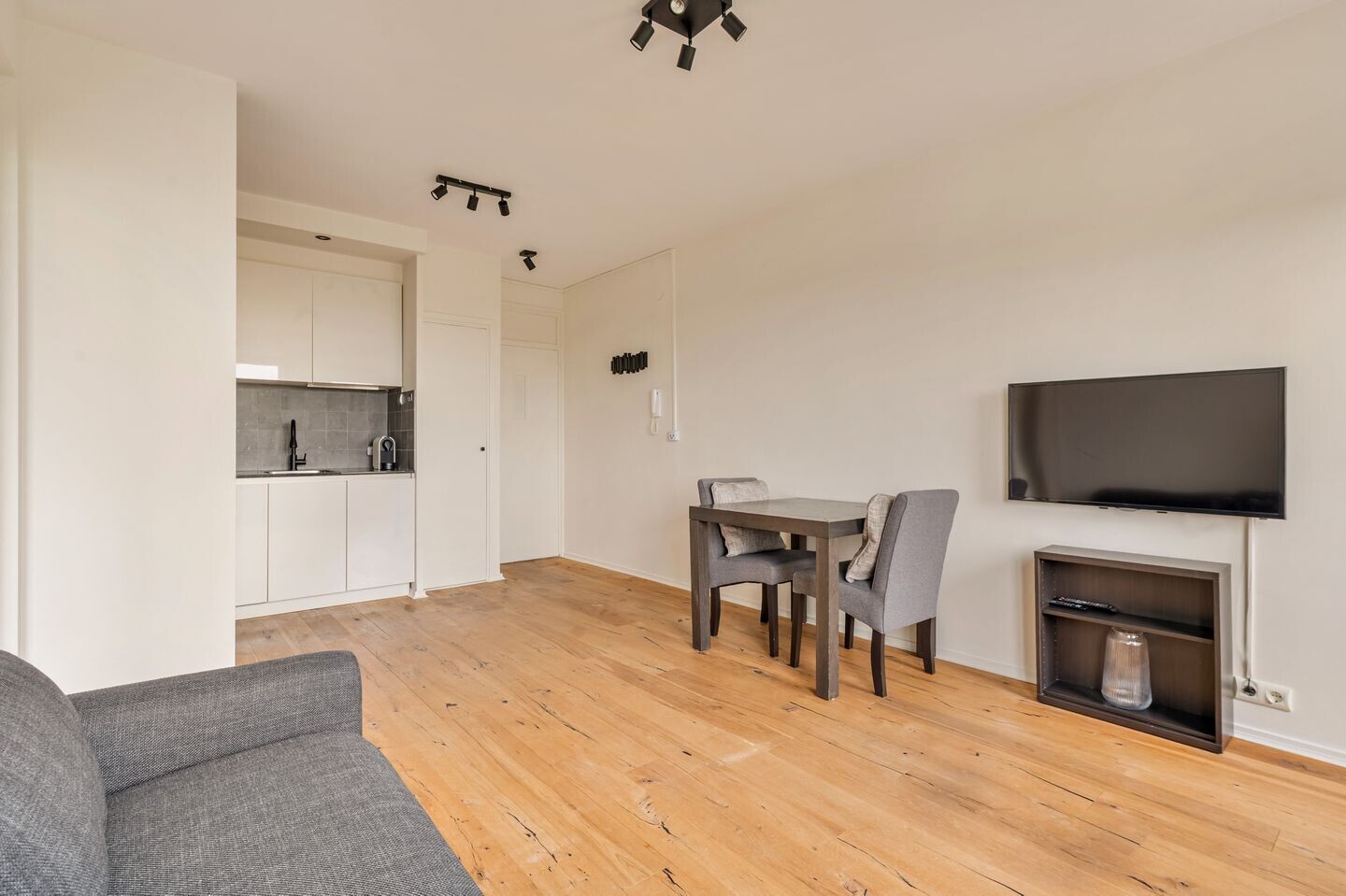 Studio te koop: Van Nijenrodeweg 102, Amsterdam