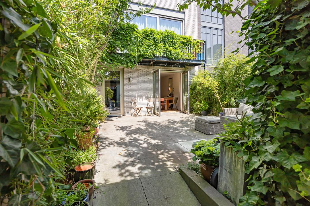 Tussenwoning te koop: Bert Haanstrakade 412, Amsterdam