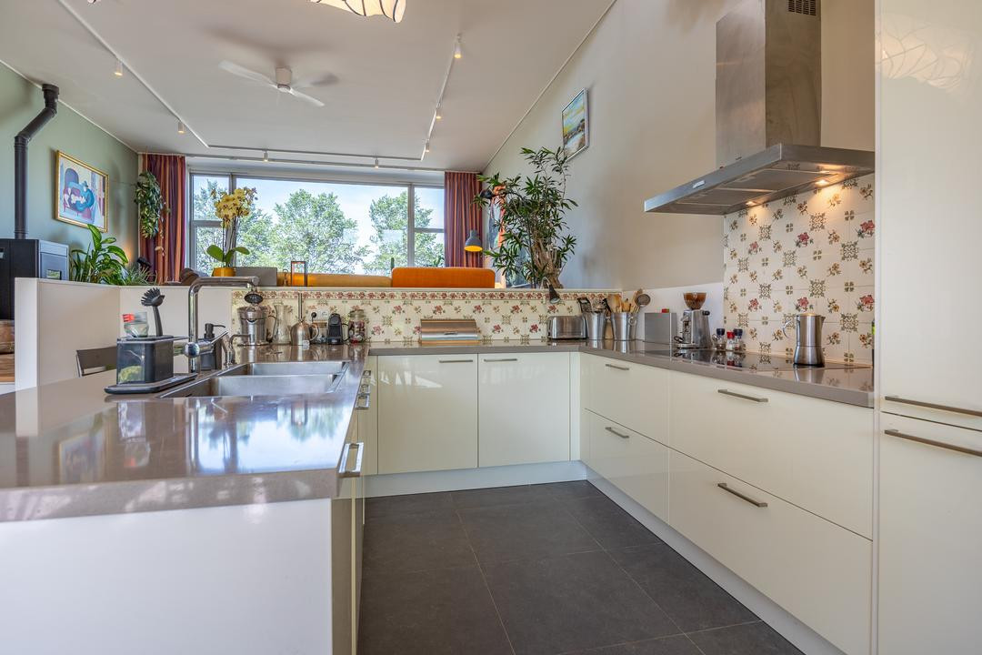 Tussenwoning te koop: Bert Haanstrakade 412, Amsterdam