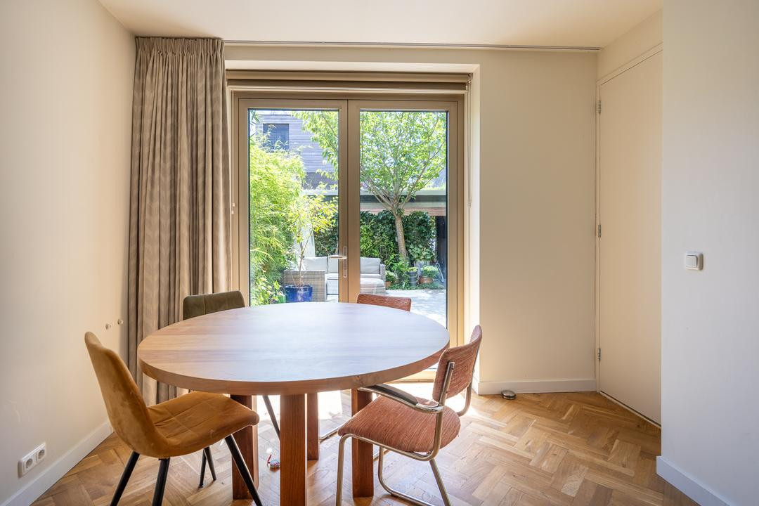 Tussenwoning te koop: Bert Haanstrakade 412, Amsterdam
