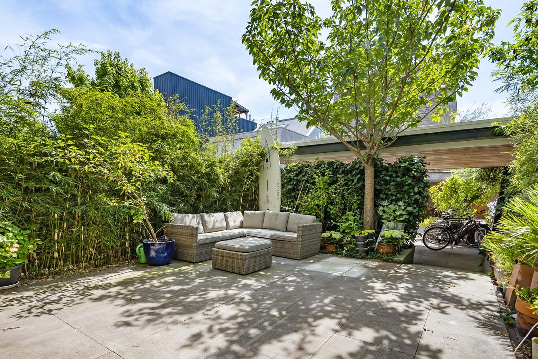 Tussenwoning te koop: Bert Haanstrakade 412, Amsterdam