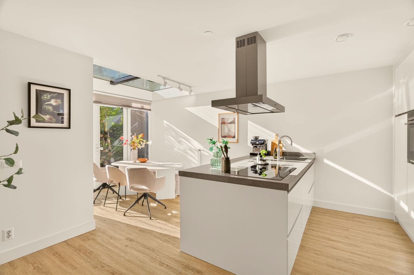 Tussenwoning te koop: Mattenbiesstraat 133, Amsterdam