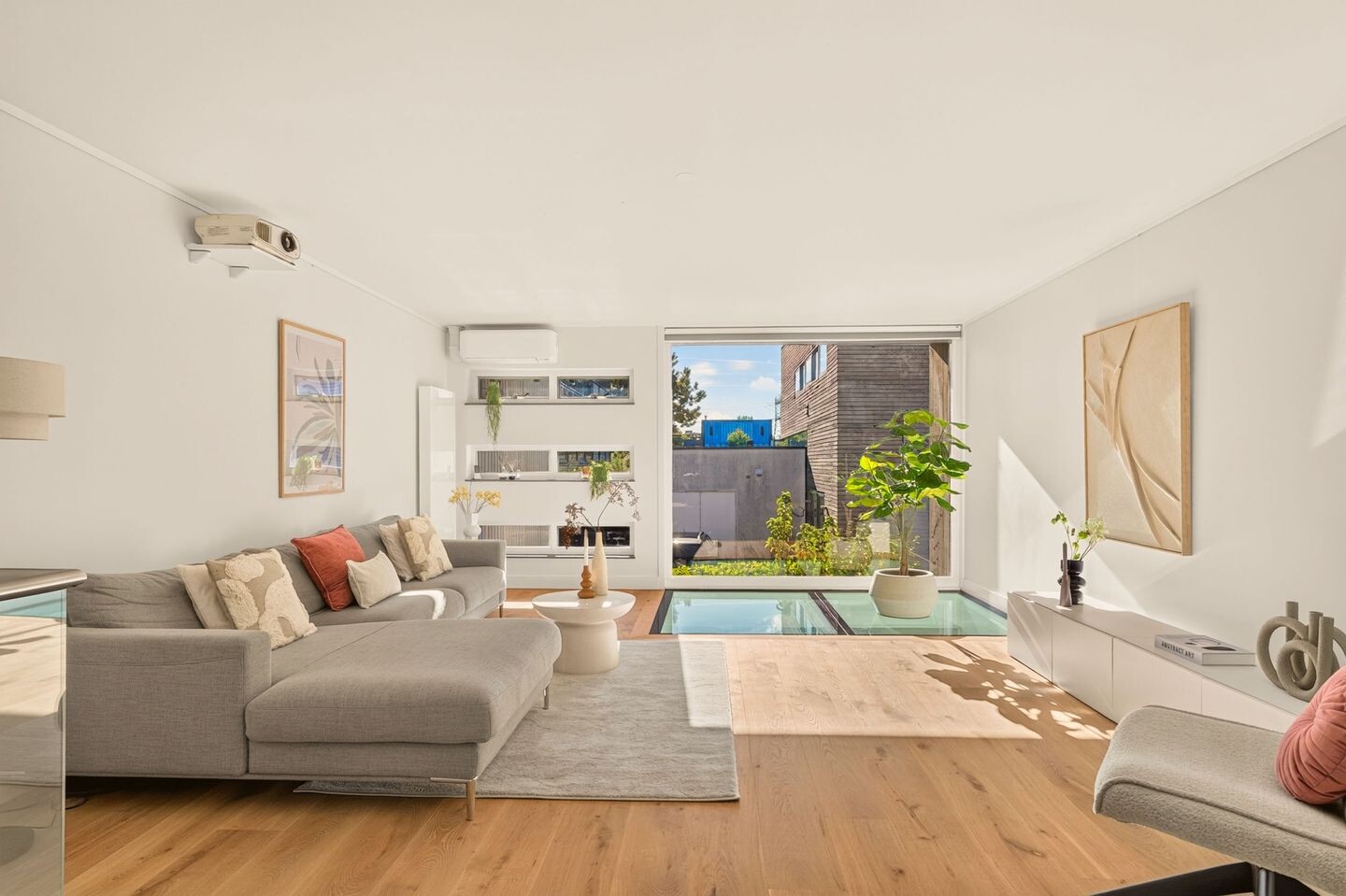 Tussenwoning te koop: Mattenbiesstraat 133, Amsterdam