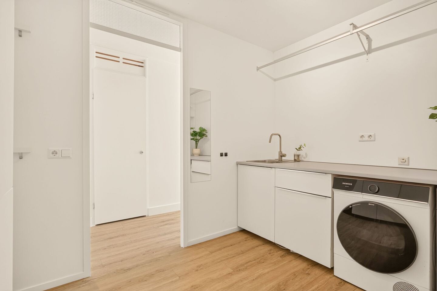 Tussenwoning te koop: Mattenbiesstraat 133, Amsterdam