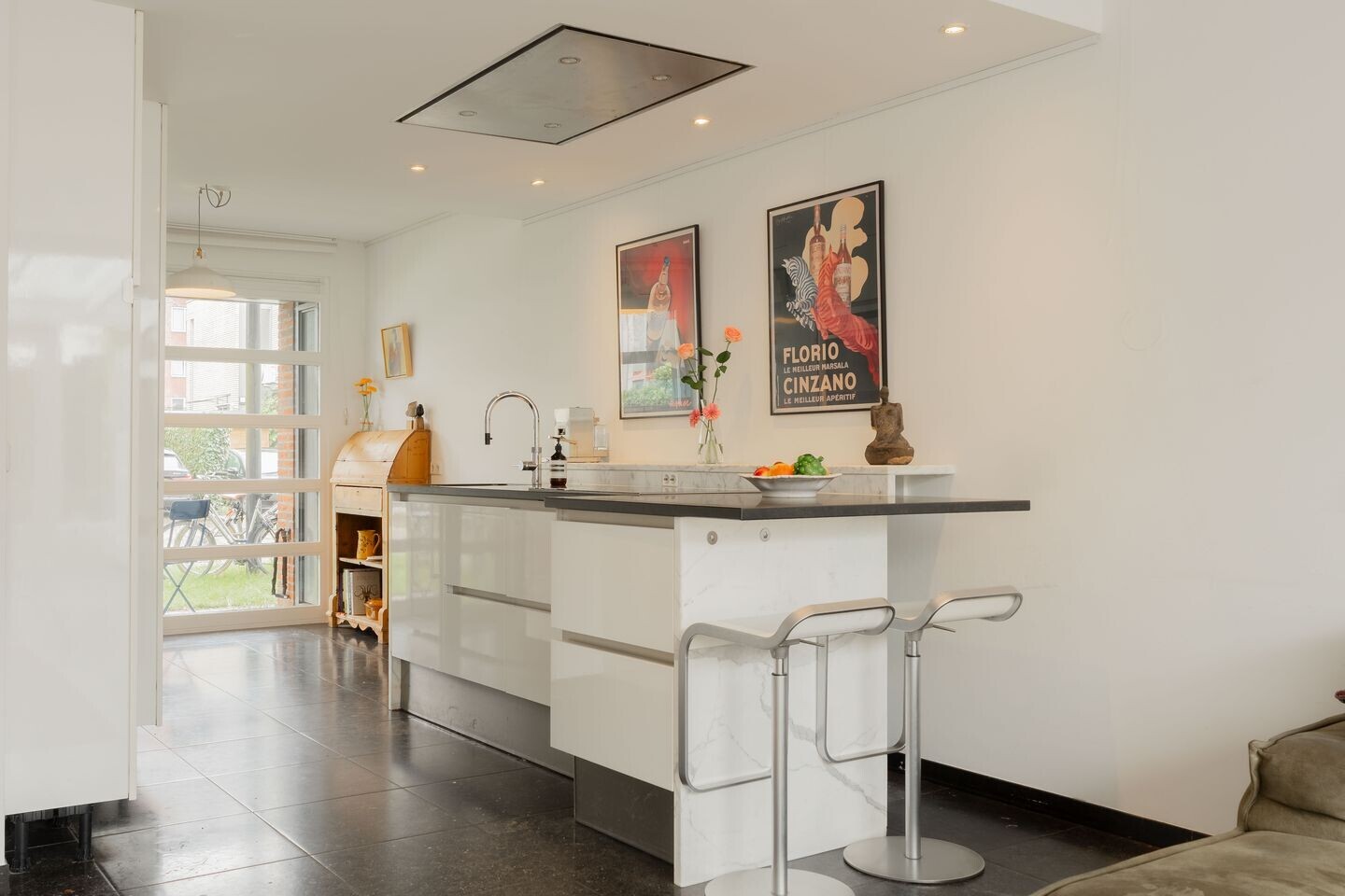 Tussenwoning te koop: Zwanebloemlaan 296, Amsterdam