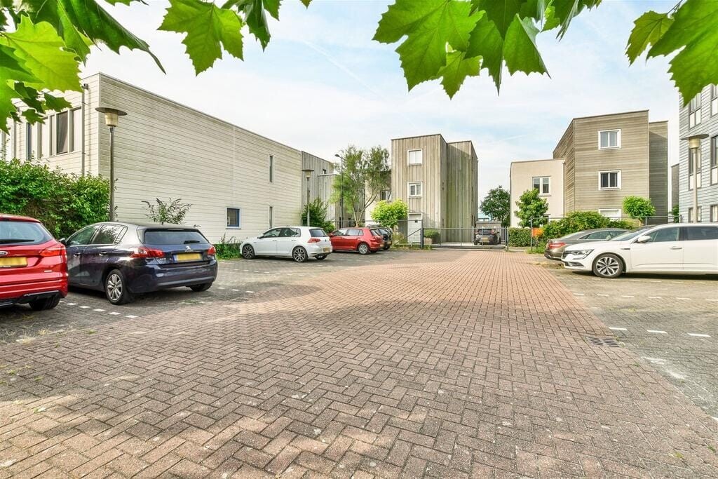 Tussenwoning te koop: Zwanebloemlaan 296, Amsterdam