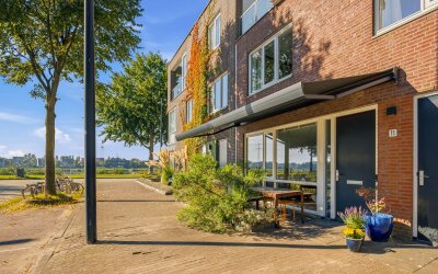 Loet C. Barnstijnstraat 11